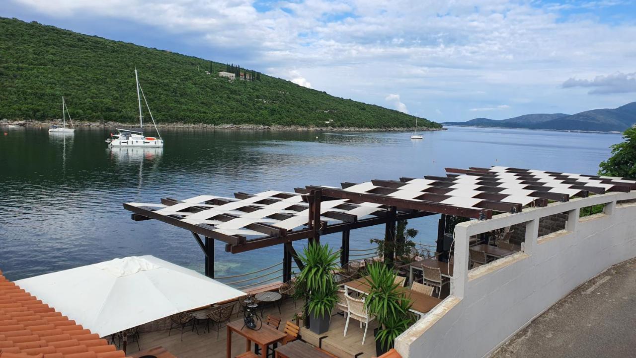 Waterfront Townhouse Sunset View With Garage Apartment บิโกโว ภายนอก รูปภาพ