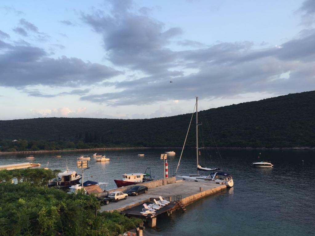 Waterfront Townhouse Sunset View With Garage Apartment บิโกโว ภายนอก รูปภาพ